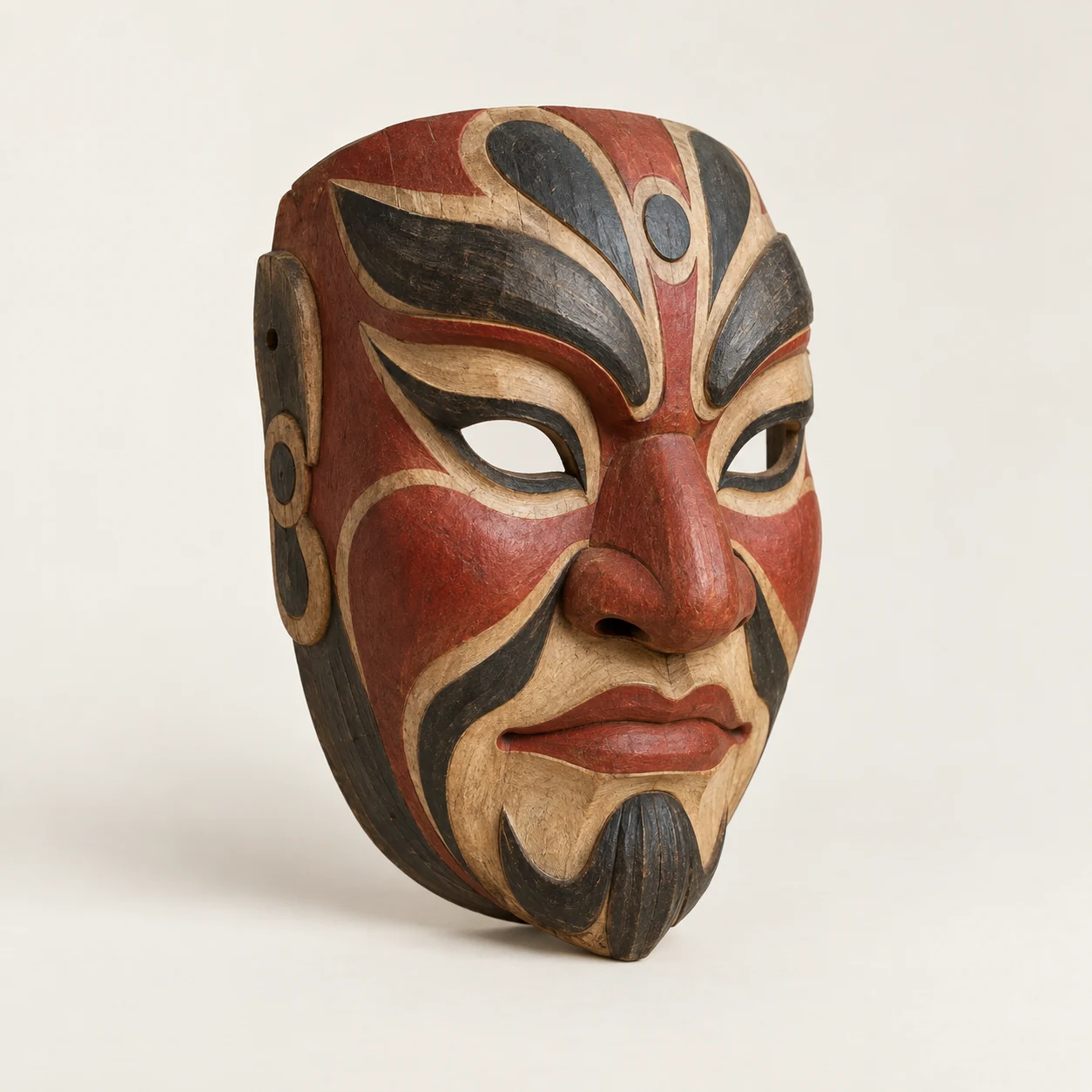 Máscara de personaje pintado. Imagen ilustrativa generada por IA; materiales: madera y pigmento.